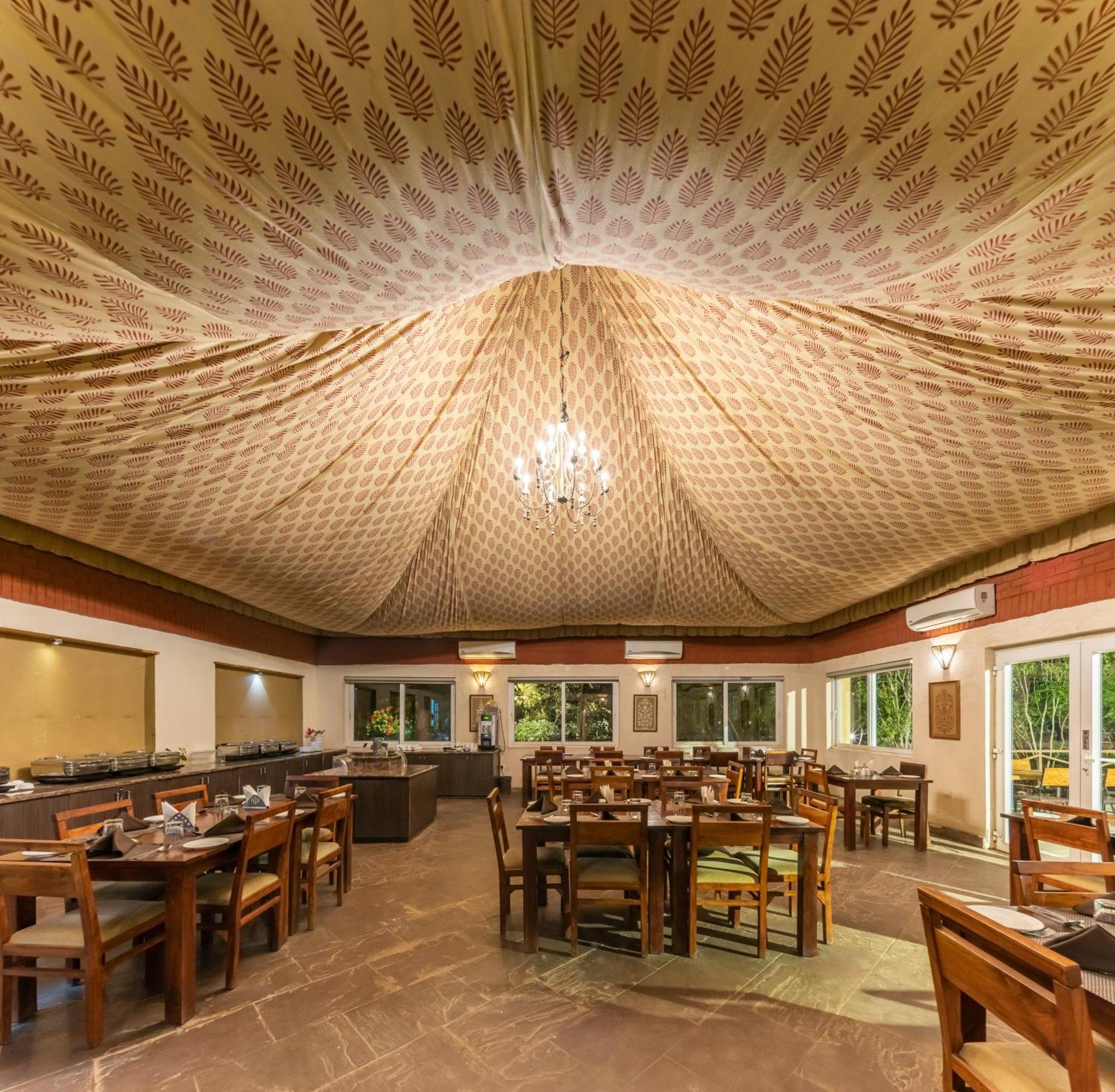 Vanaashrya Resort And Spa Sariska Tehla 外观 照片